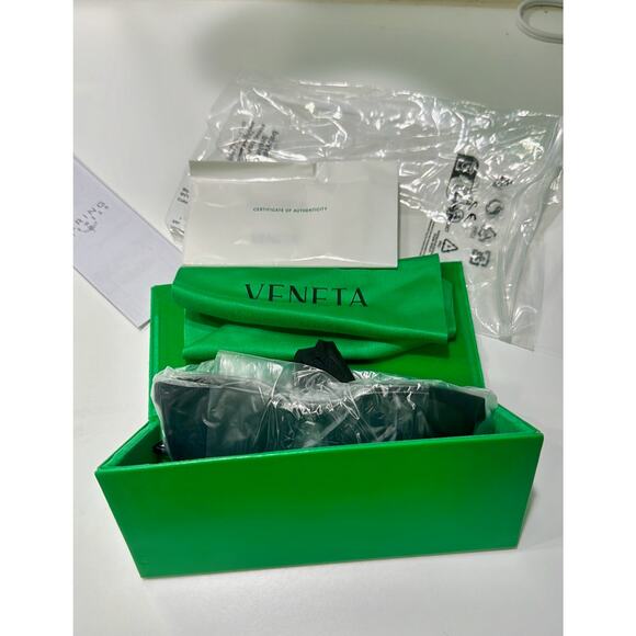 Bottega Veneta 54mm Round Oval Sunglasses - Picture 4 of 8